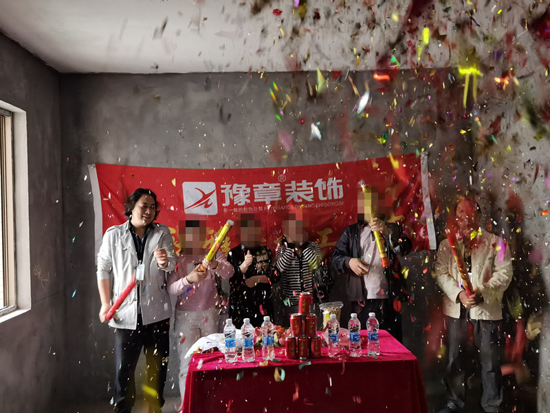 恭祝龙华云锦盛女士爱家开工大吉！！